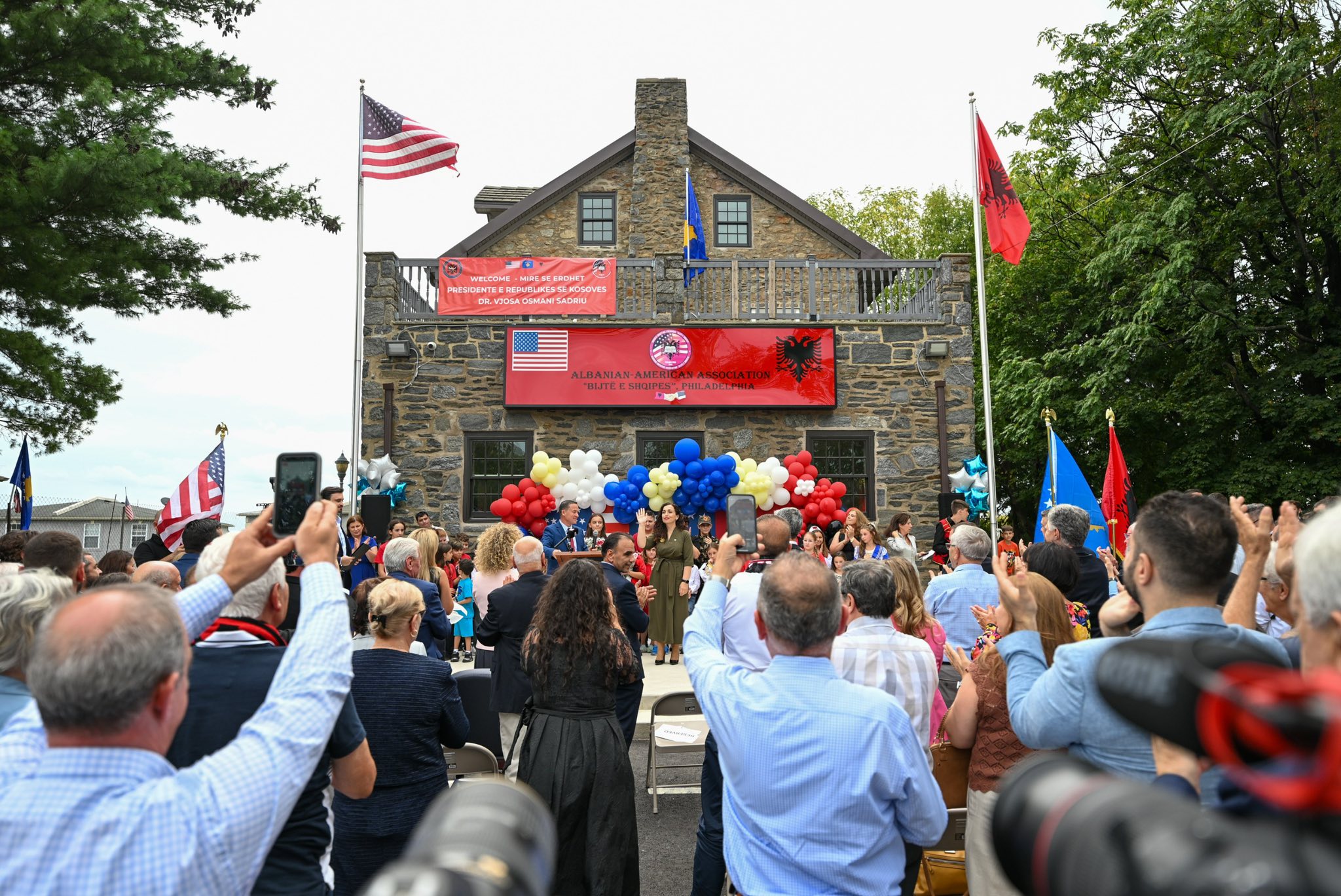 Presidentja Osmani pritet nga mërgata jonë në Philadelphia-1