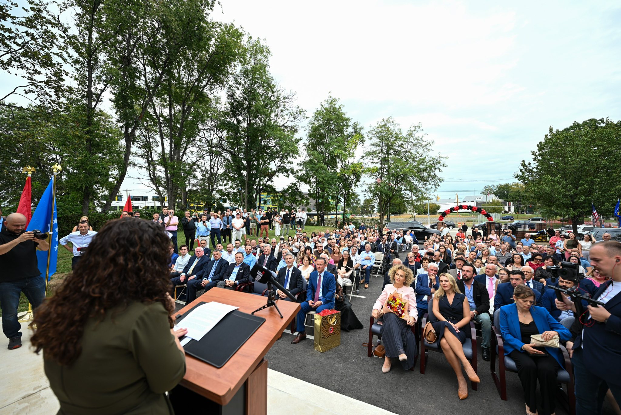 Presidentja Osmani pritet nga mërgata jonë në Philadelphia-18
