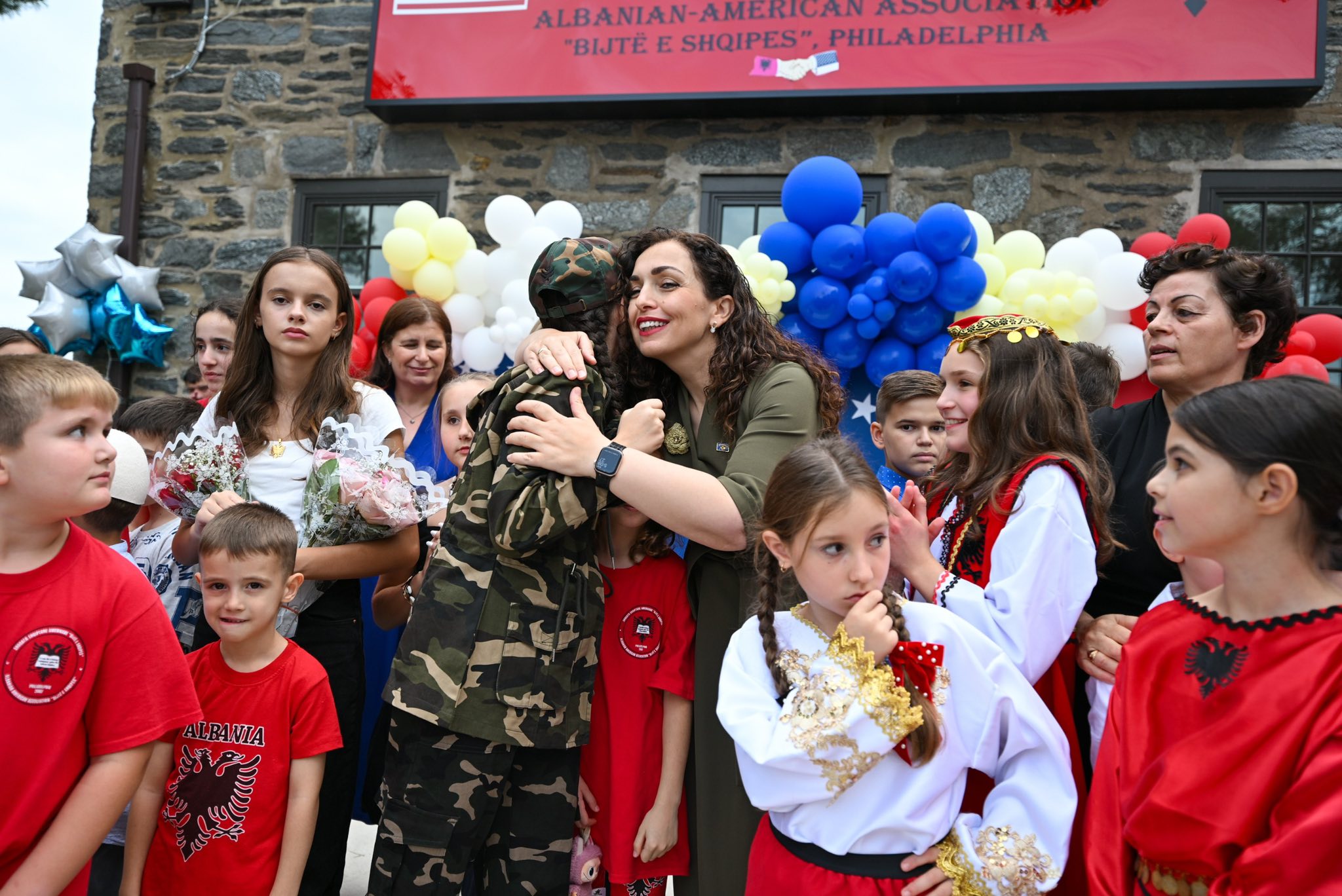 Presidentja Osmani pritet nga mërgata jonë në Philadelphia-5