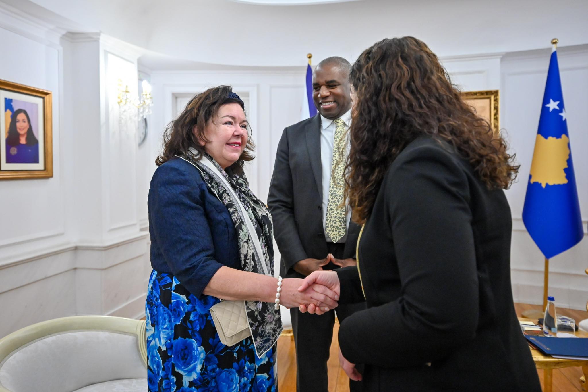 Presidentja Osmani priti në takim Sekretarin e Jashtëm të Mbretërisë së Bashkuar, David Lammy-5