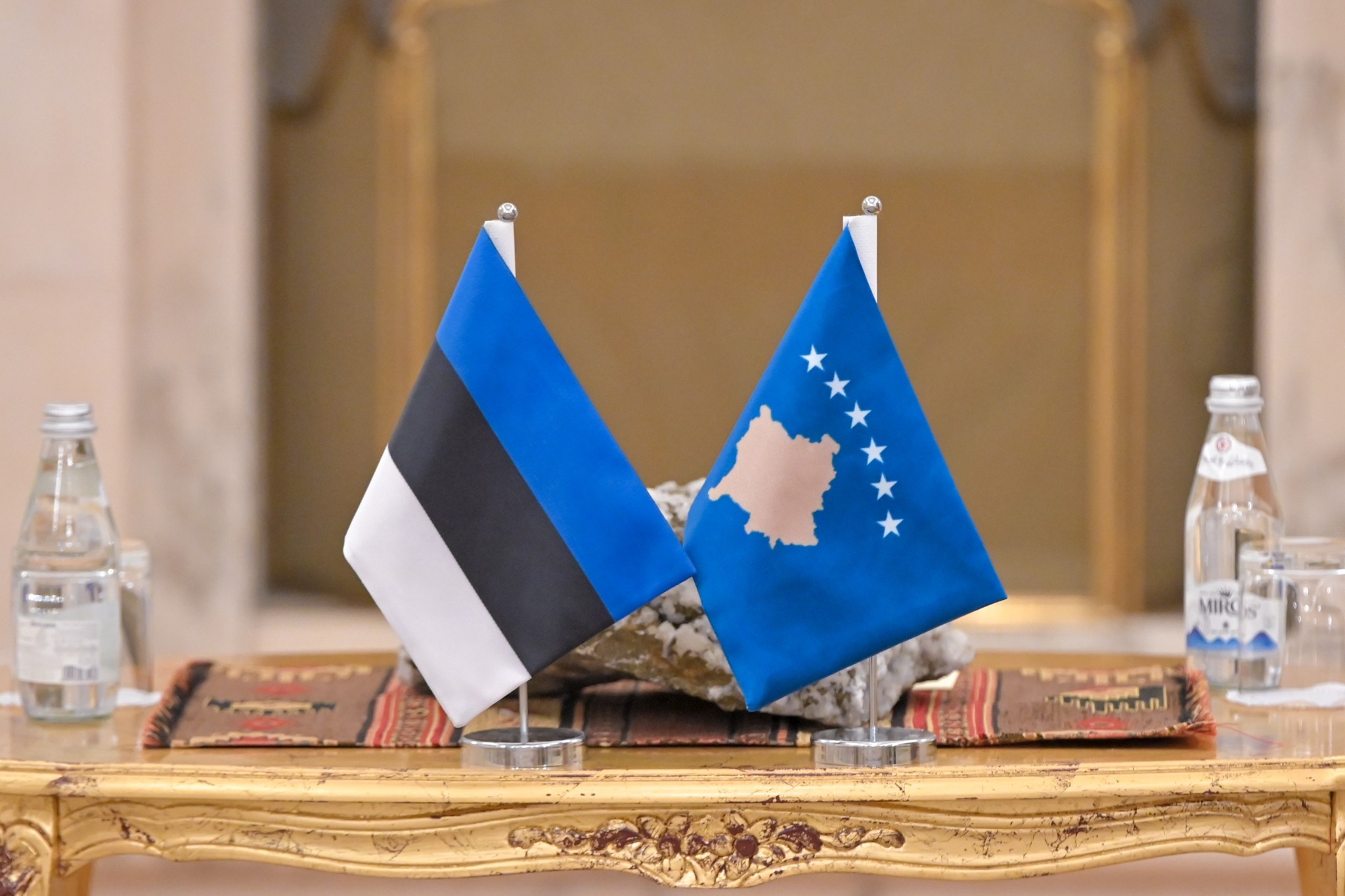 Presidentja Osmani priti në takim lamtumirës ambasadoren e Estonisë në Kosovë, Janne Jõesaar-Ruusalu-3