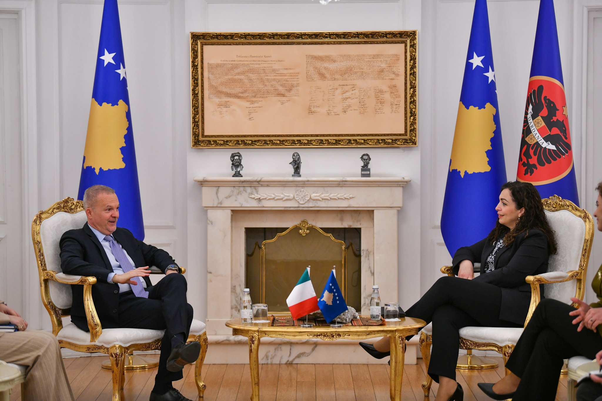 Presidentja Osmani priti në takim lamtumirës ambasadorin e Italisë në Kosovë, Antonello De Riu-1
