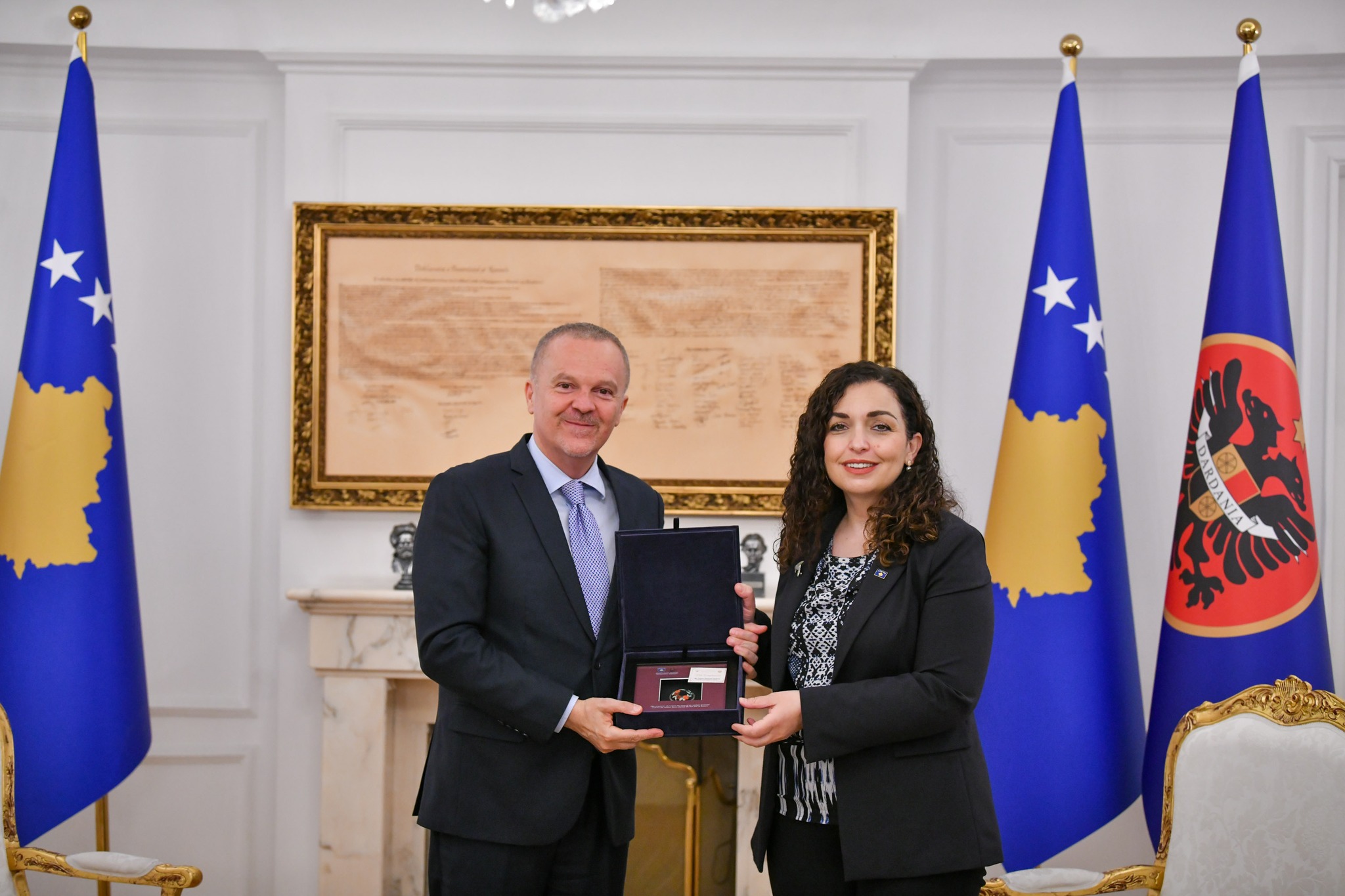 Presidentja Osmani priti në takim lamtumirës ambasadorin e Italisë në Kosovë, Antonello De Riu-4
