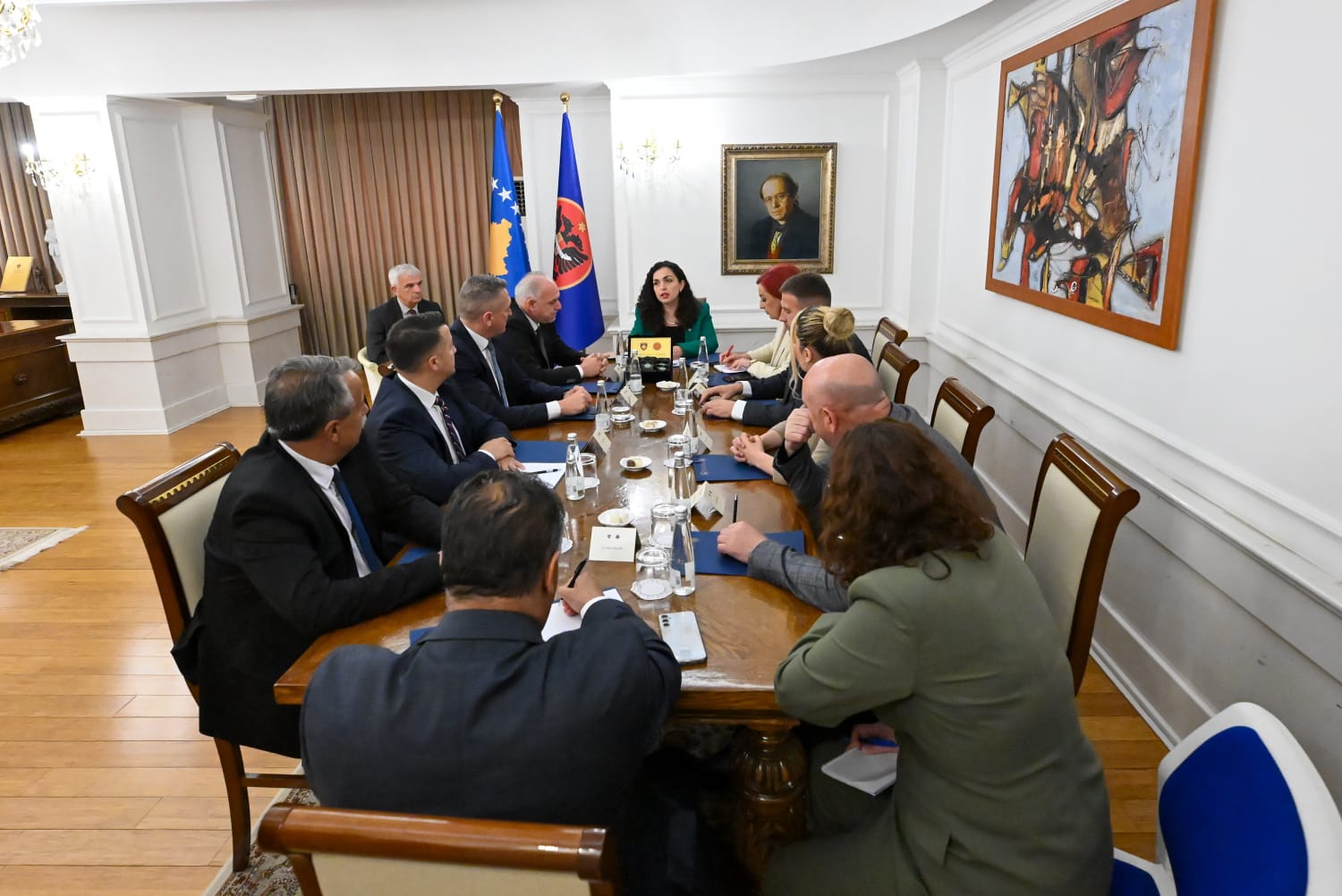 Presidentja Osmani priti në takim përfaqësuesit e subjekteve të të gjitha komuniteteve joshumicë-0