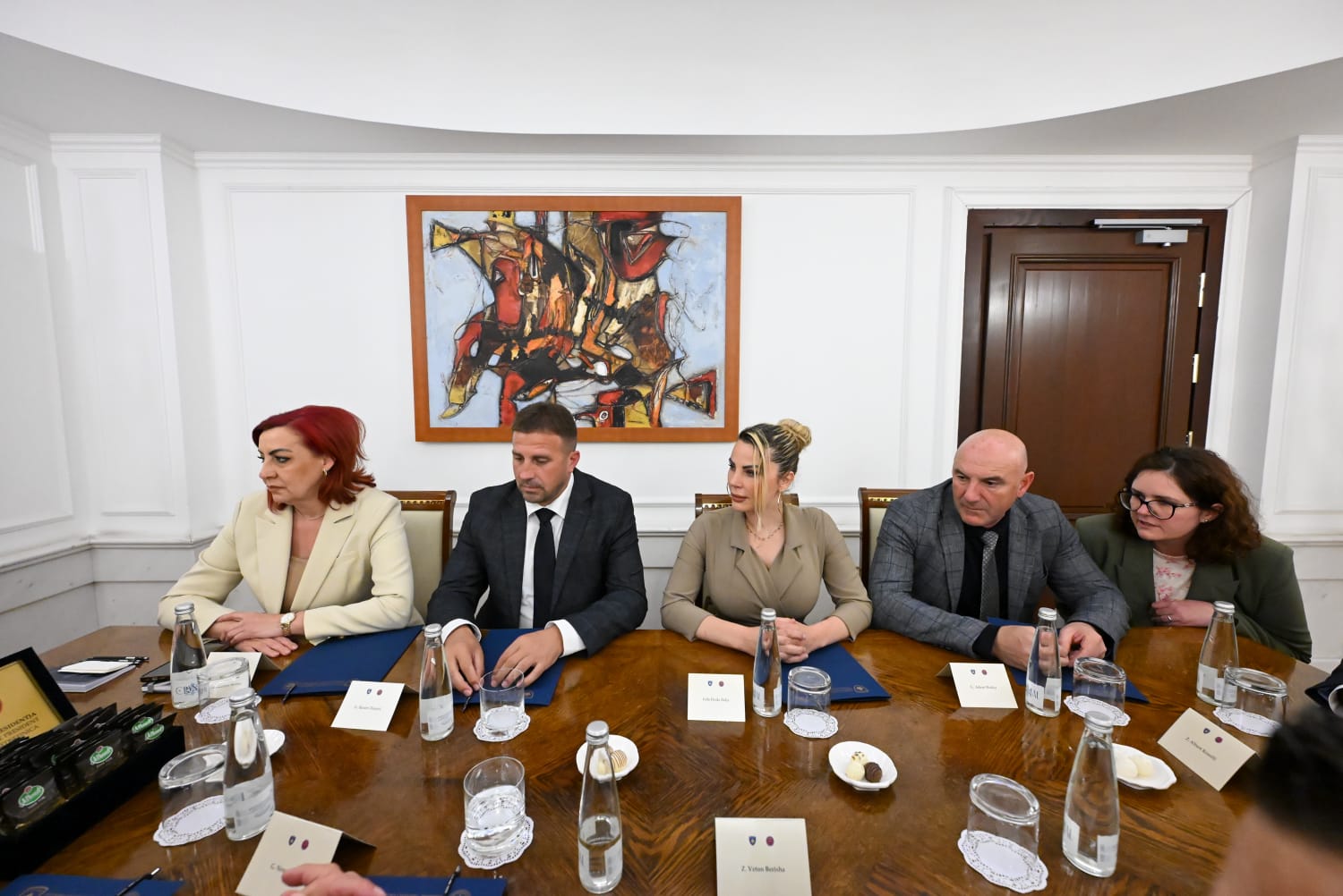 Presidentja Osmani priti në takim përfaqësuesit e subjekteve të të gjitha komuniteteve joshumicë-2