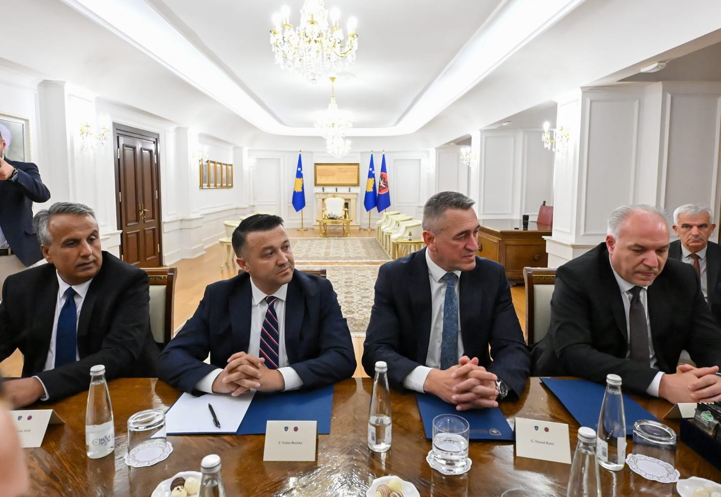 Presidentja Osmani priti në takim përfaqësuesit e subjekteve të të gjitha komuniteteve joshumicë-3