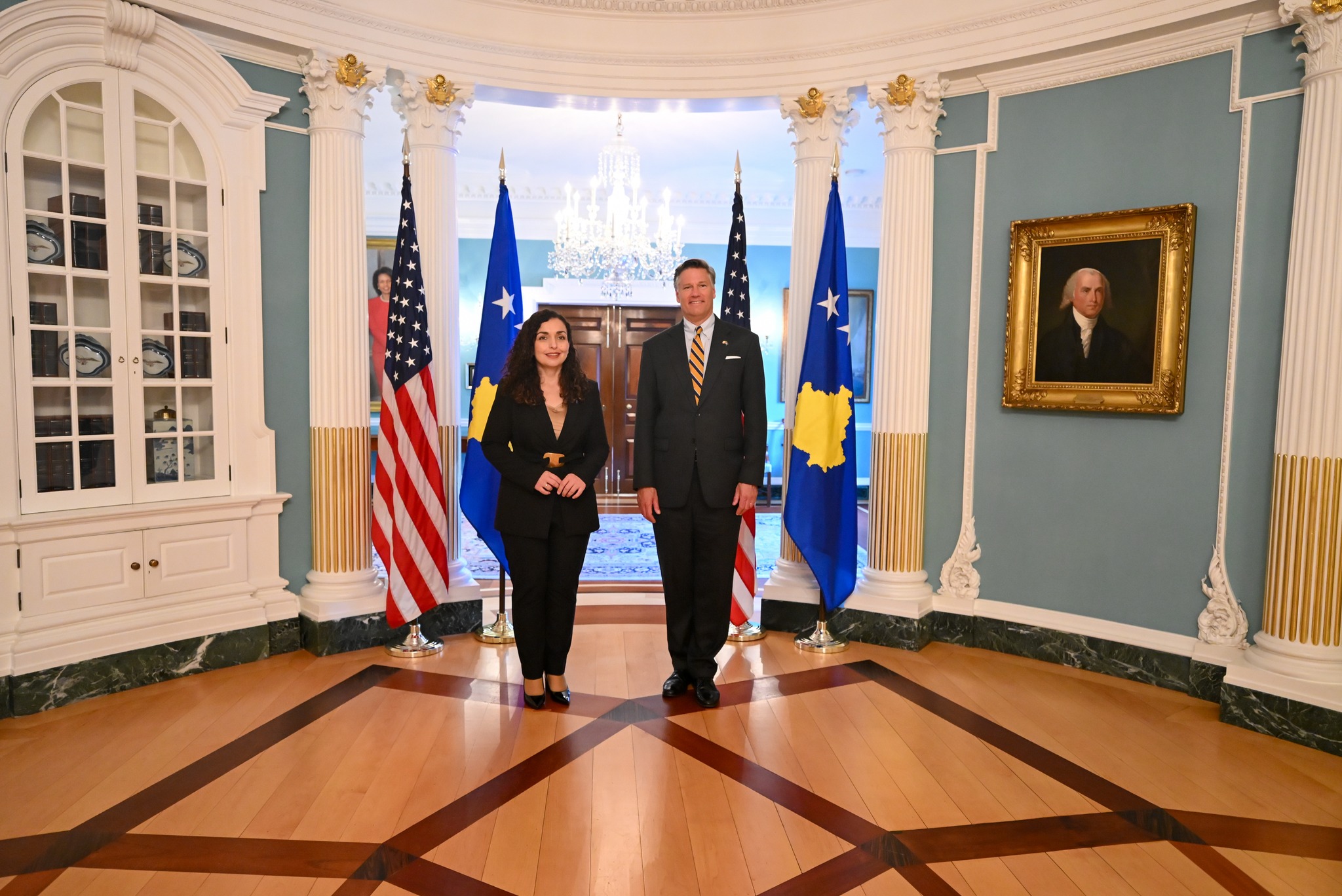 Presidentja Osmani takoi Zv. Sekretarin e Shtetit, Christopher Landau-3
