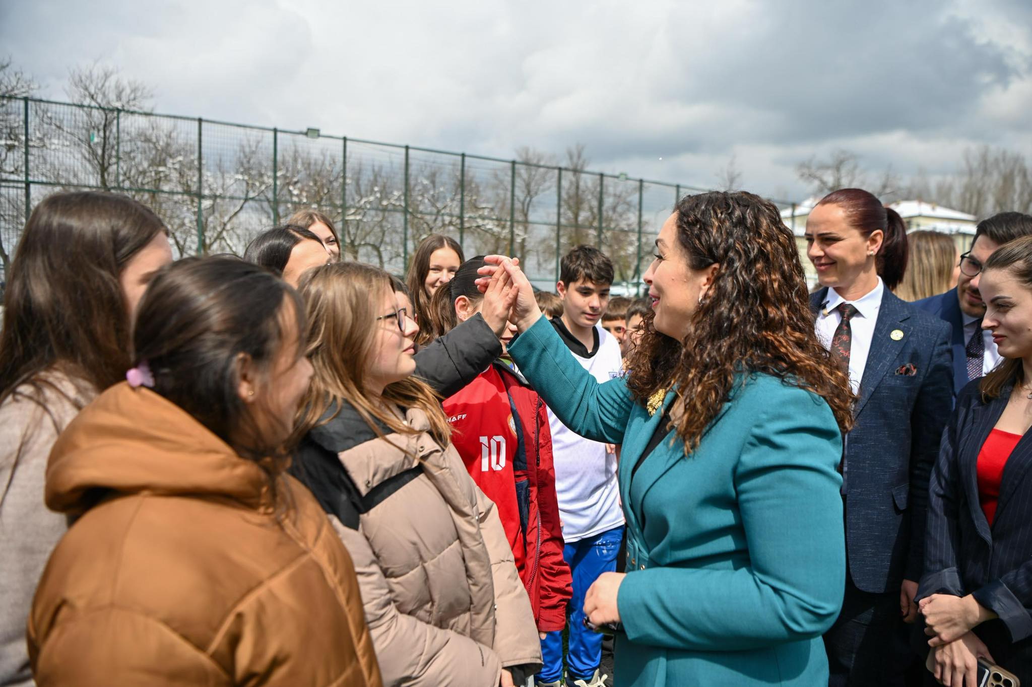 Presidentja Osmani vizitoi komunën e Shtimes dhe atë të Ferizajt-11
