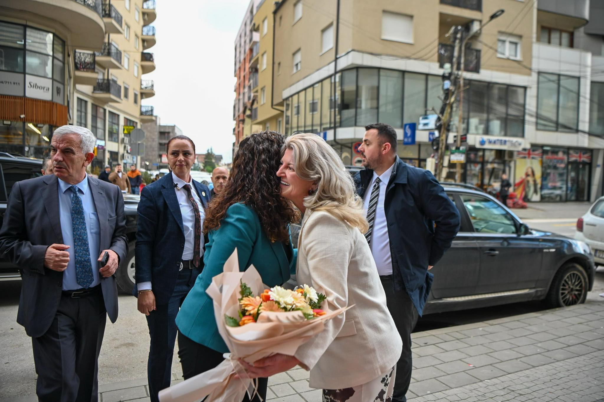 Presidentja Osmani vizitoi komunën e Shtimes dhe atë të Ferizajt-21