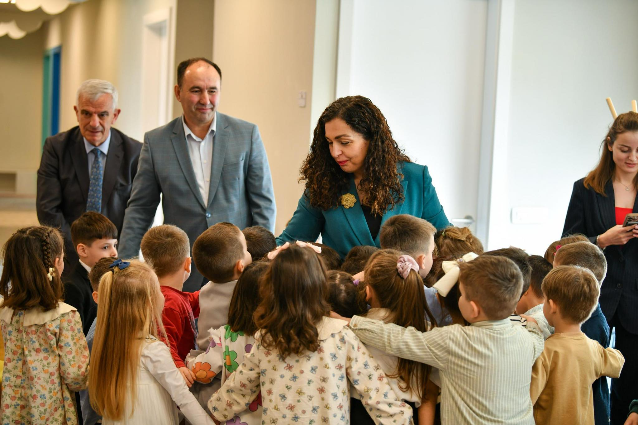 Presidentja Osmani vizitoi komunën e Shtimes dhe atë të Ferizajt-28