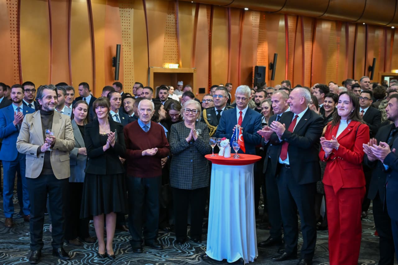 Presidentja Shiroka Pula mori pjesë në ceremoninë e shënimit të 103-vjetorit të Republikës së Turqisë-2
