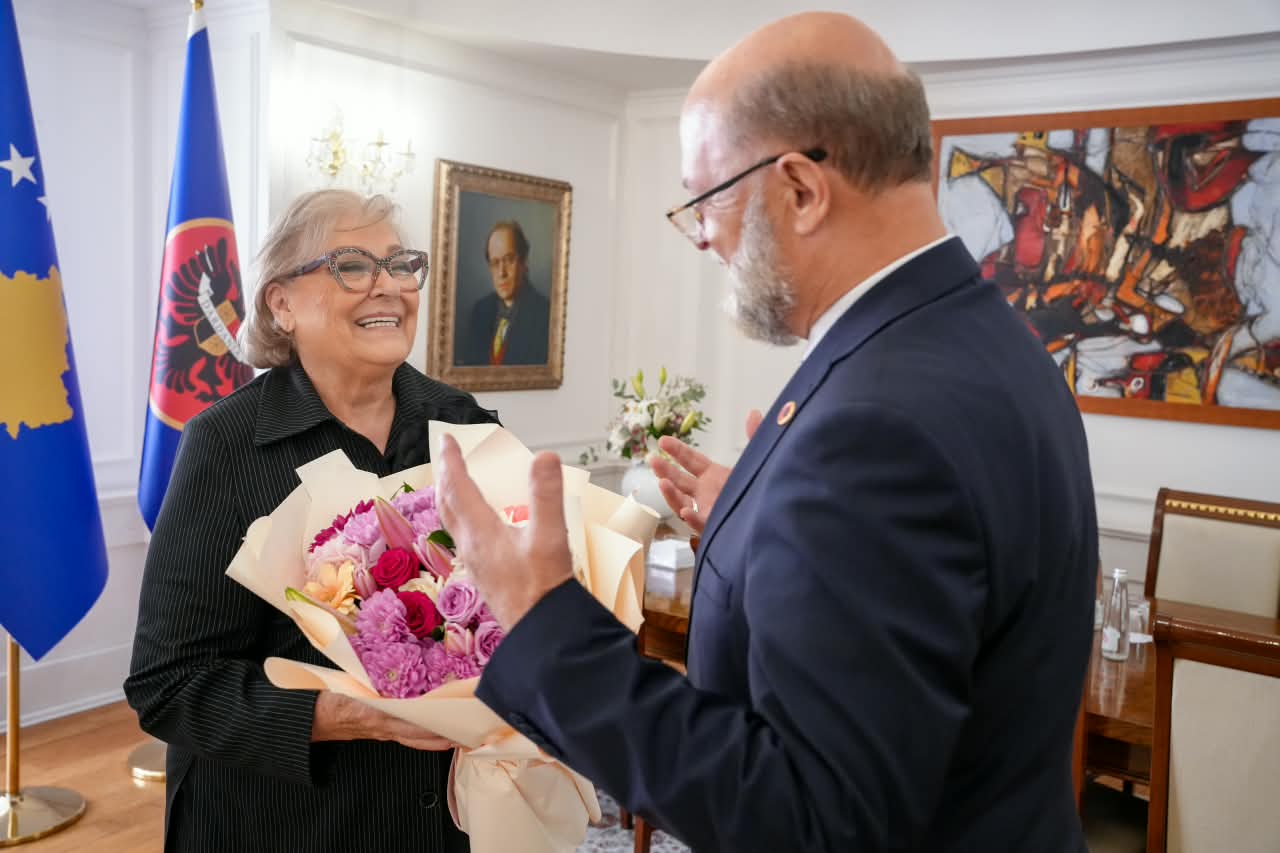 Presidentja Shiroka Pula, priti në takim ambasadorin e Republikës së Shqipërisë, z. Petrit Malaj -3