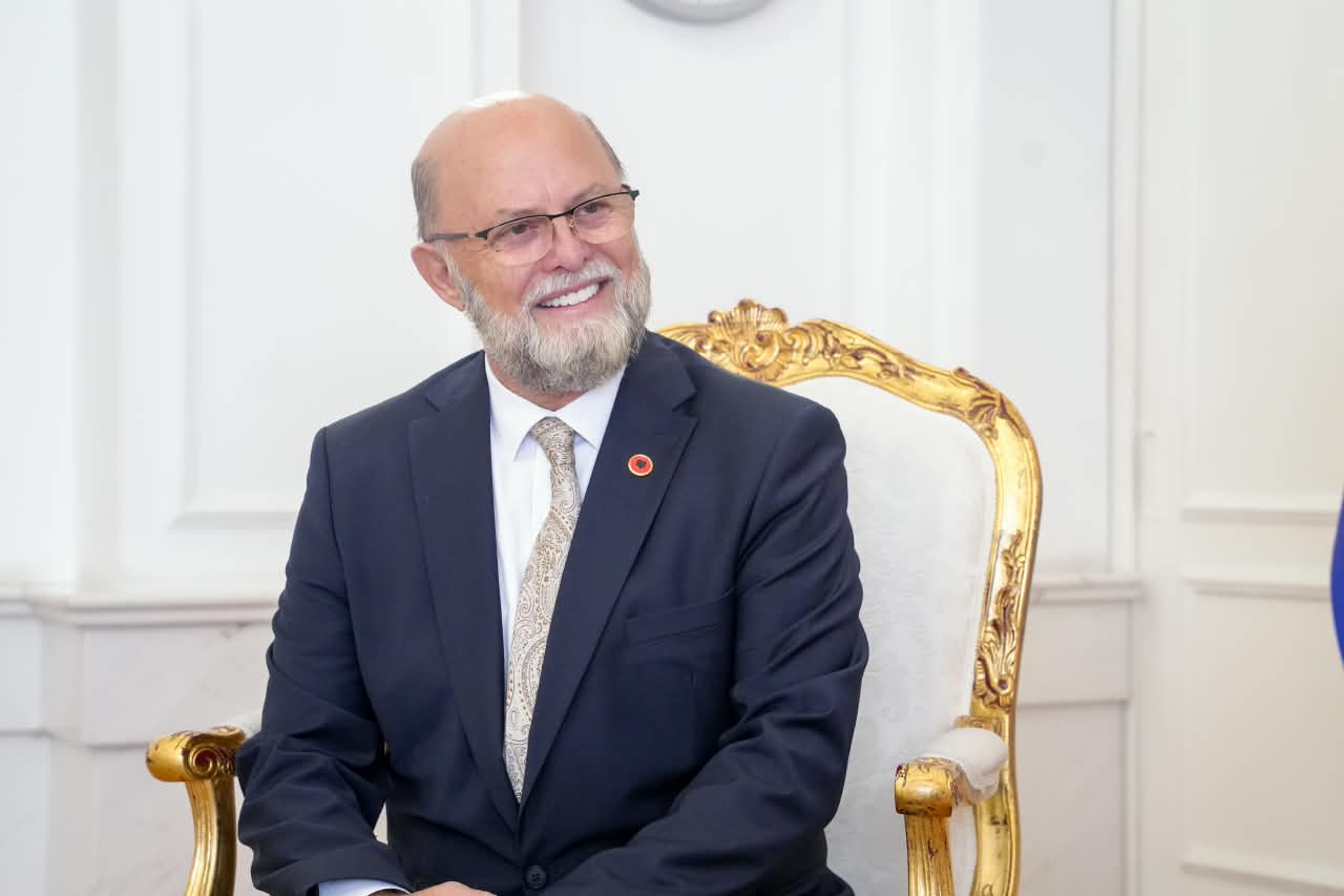 Presidentja Shiroka Pula, priti në takim ambasadorin e Republikës së Shqipërisë, z. Petrit Malaj -4
