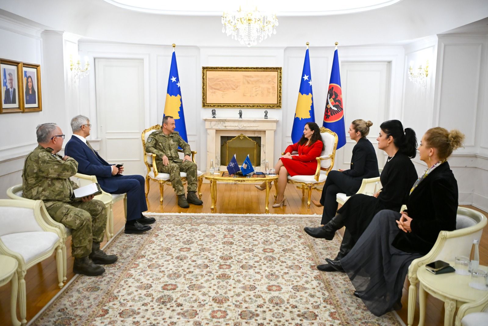 Presidentja Vjosa Osmani priti në takim komandantin e ri të KFOR-it, gjeneralmajor Özkan Ulutaş-3