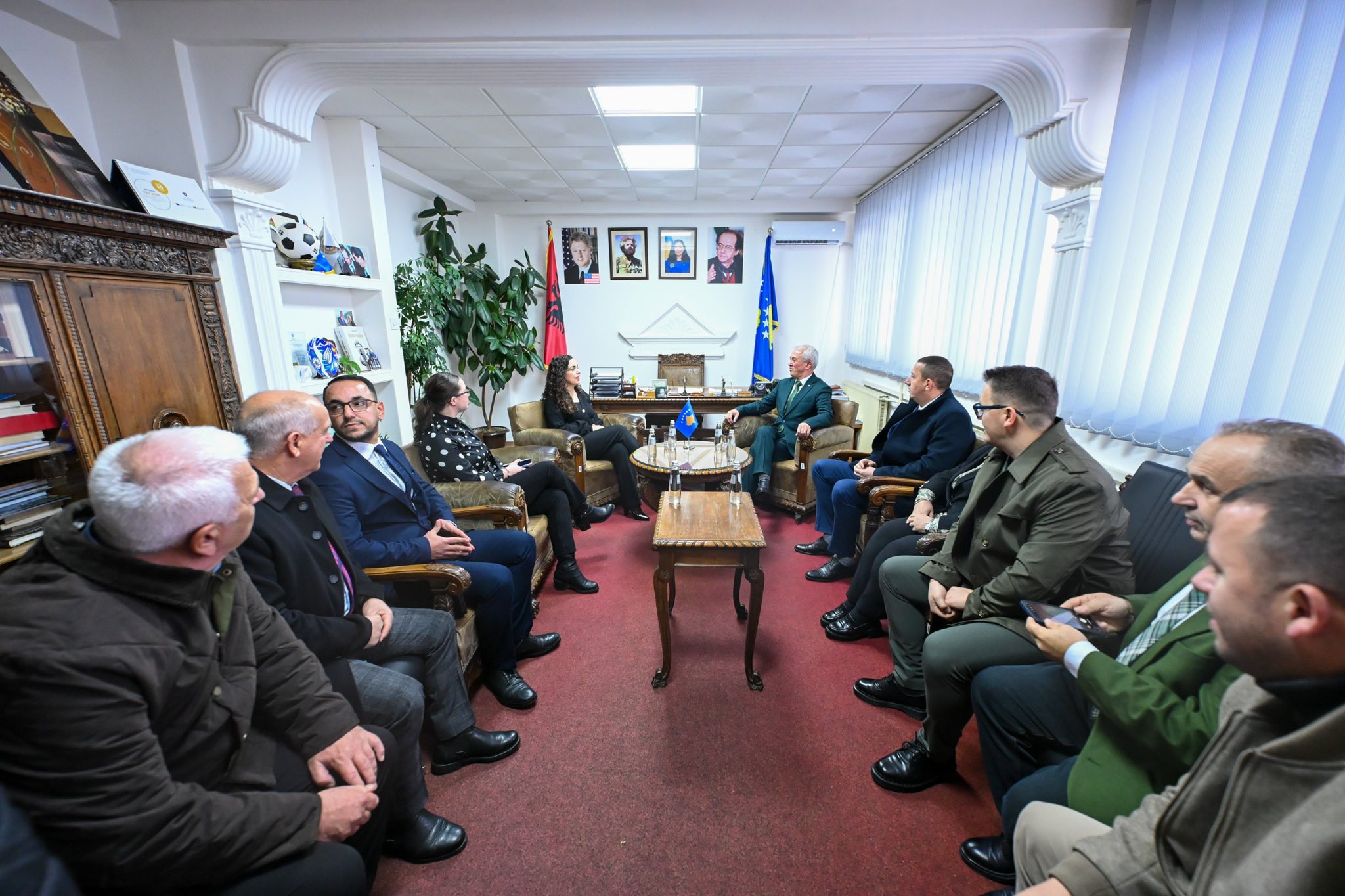 Presidentja e Republikës së Kosovës, Vjosa Osmani ka vizituar sot komunën e Dragashit-4