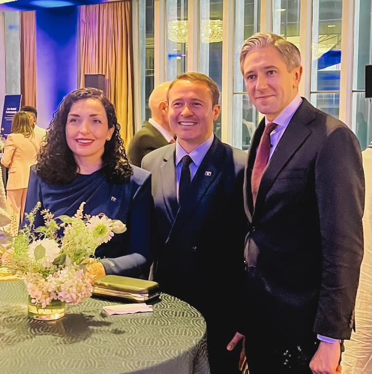 Pritja e Presidentit Clinton dhe Sekretares Clinton në New York_5