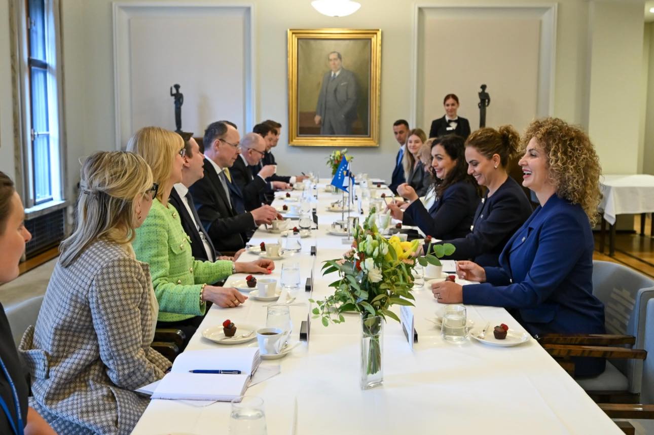 Takim me Kryetarin e Parlamentit të Finlandës -5