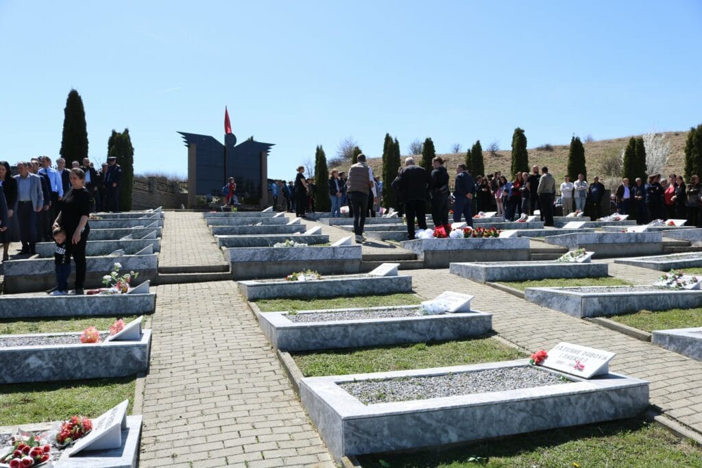 c25e643b-4bc4-4a04-bbfc-2c56878cb8bf